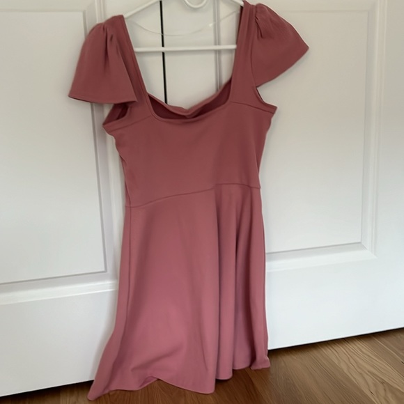 Light weight, barely worn, mauve pink dress. - Picture 2 of 2